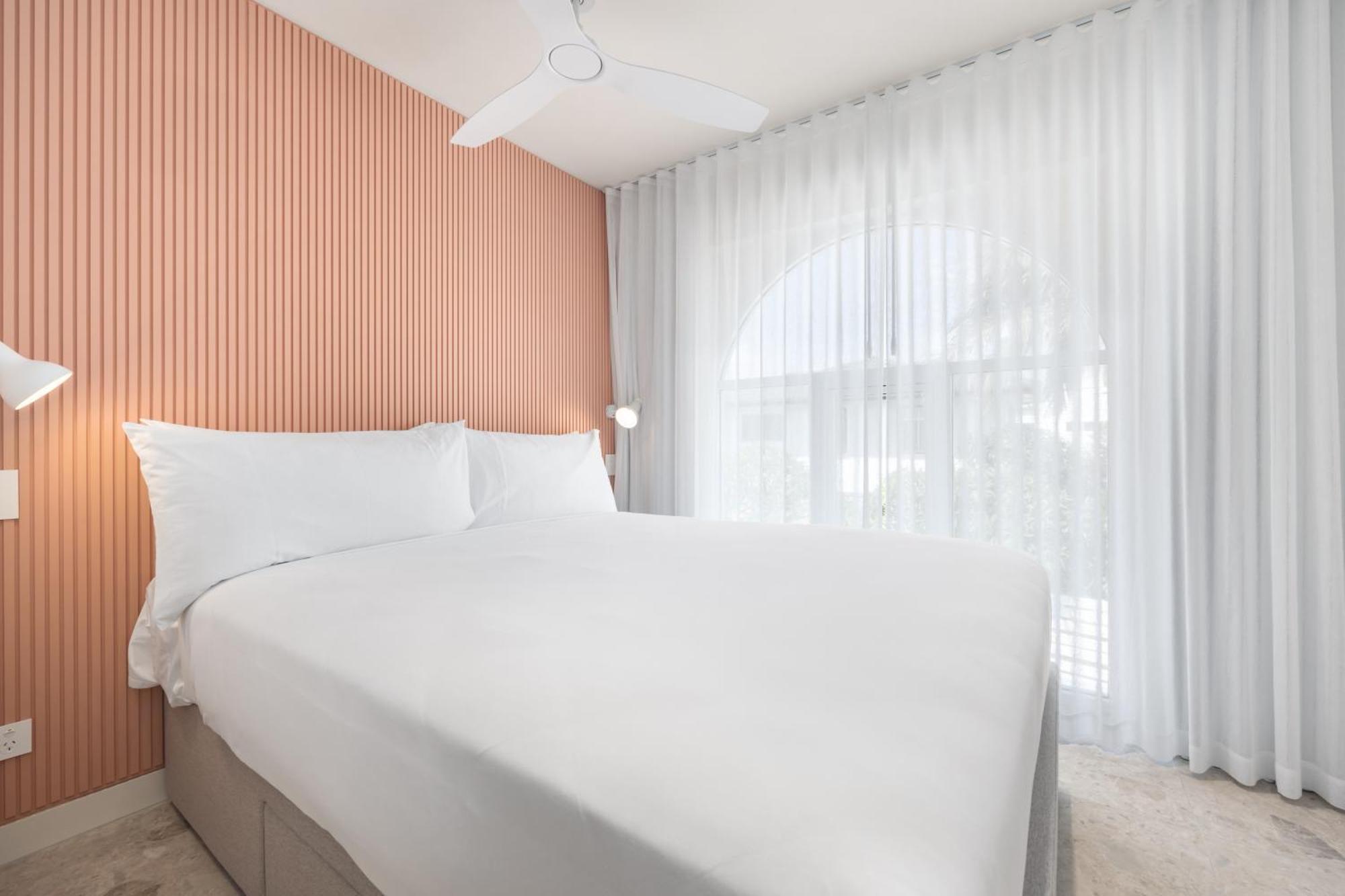 The Shores Miami Гоулд Коуст Стая снимка